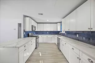 5507 Bertellis Ln, Houston, TX 77091 - Photo 13
