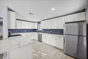 5507 Bertellis Ln, Houston, TX 77091 - Photo 11