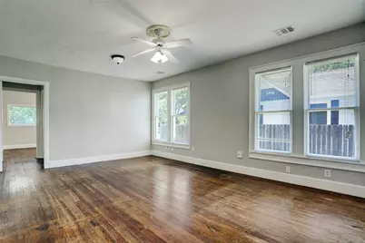 523 E Mulberry Street, Angleton, TX 77515 - Photo 11