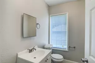 523 E Mulberry St, Angleton, TX 77515 - Photo 7