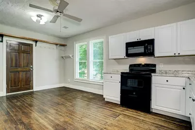 523 E Mulberry Street, Angleton, TX 77515 - Photo 5