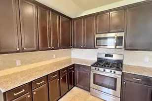 4019 Spurwing Ln, Baytown, TX 77521 - Photo 9