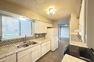 6701 Sands Point Dr, Houston, TX 77074 - Photo 17