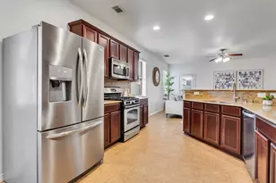 12916 Southern Valley Dr, Pearland, TX 77584 - Photo 11