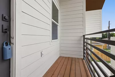 405 Clearwater Street #B, Houston, TX 77029 - Photo 3