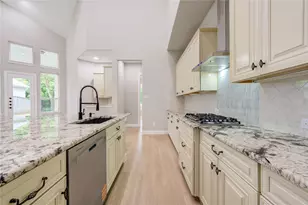 5315 Sterling Manor Ln, Sugar Land, TX 77479 - Photo 17