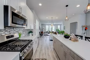 18732 Centro Main St, Shenandoah, TX 77385 - Photo 5
