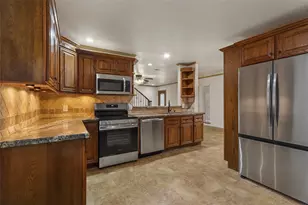 4800 Heathrow Ln, Alvin, TX 77511 - Photo 7