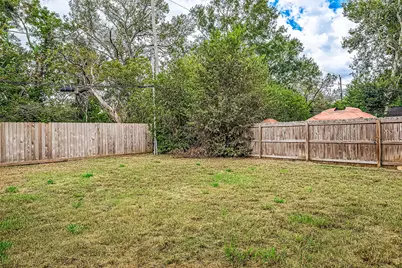 5530 Hirondel Street #B, Houston, TX 77033 - Photo 33