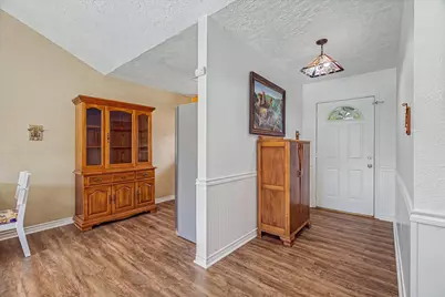 203 Hickory Street, Lake Jackson, TX 77566 - Photo 5