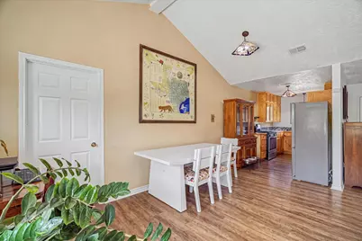 203 Hickory Street, Lake Jackson, TX 77566 - Photo 11