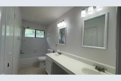 9826 Chiselhurst Drive, Houston, TX 77065 - Photo 17