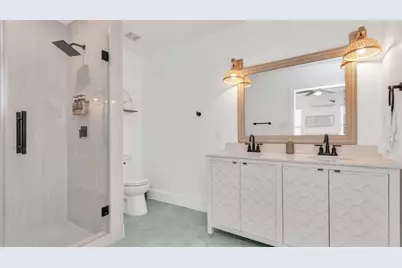 2825 Ball Street, Galveston, TX 77550 - Photo 9