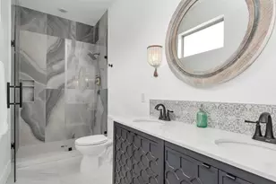 2825 Ball St, Galveston, TX 77550 - Photo 39