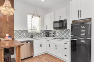 2825 Ball St, Galveston, TX 77550 - Photo 37