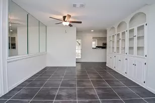 854 Wax Myrtle Ln, Houston, TX 77079 - Photo 9