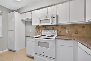 18800 Egret Bay Blvd, Webster, TX 77058 - Photo 7