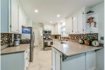 905 Essex Drive, Friendswood, TX 77546 - Photo 15
