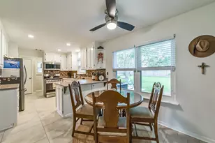 905 Essex Dr, Friendswood, TX 77546 - Photo 13