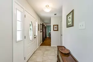 905 Essex Dr, Friendswood, TX 77546 - Photo 9