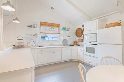 1247 Bay Street, Crystal Beach, TX 77650 - Photo 23