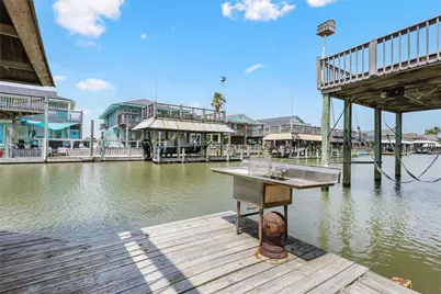 1247 Bay Street, Crystal Beach, TX 77650 - Photo 45