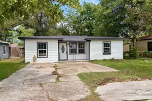 317 San Jacinto St, La Porte, TX 77571 - Photo 1