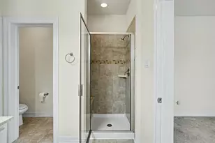 24 Tassia Ln, Houston, TX 77058 - Photo 15