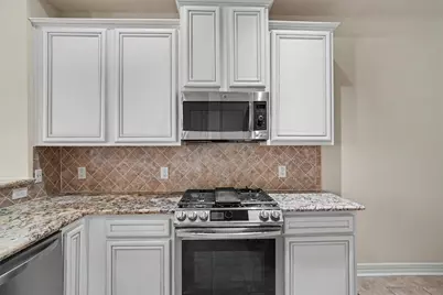 24 Tassia Lane, Houston, TX 77058 - Photo 7