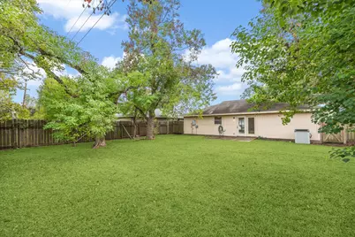 2723 N Brompton Drive, Pearland, TX 77584 - Photo 17