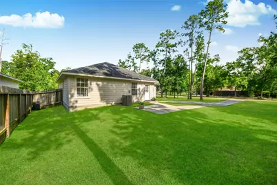 10920 Fairview Drive, Conroe, TX 77385 - Photo 13