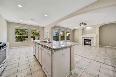 111 W Burberry Circle, The Woodlands, TX 77384 - Photo 11
