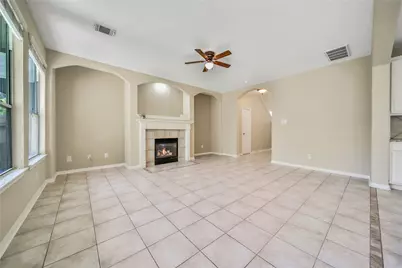 111 W Burberry Circle, The Woodlands, TX 77384 - Photo 5