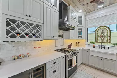 3024 Avenue O 1/2 Avenue, Galveston, TX 77550 - Photo 11