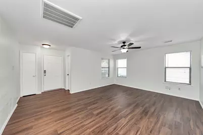 2610 Skyview Shadows Court, Houston, TX 77047 - Photo 9