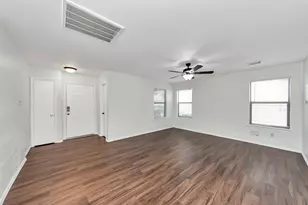 2610 Skyview Shadows Ct, Houston, TX 77047 - Photo 9