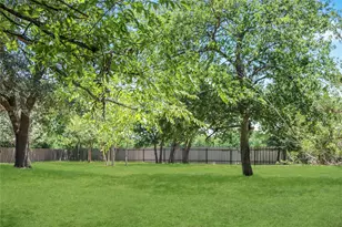 201 E Ward Dr, Robinson, TX 76706 - Photo 11