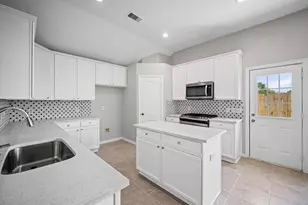 444 Decoster Blvd, Alvin, TX 77511 - Photo 11