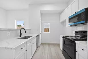 9007 Hilda St, Houston, TX 77033 - Photo 5