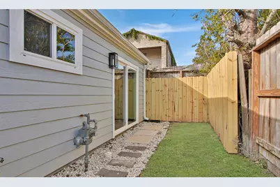 8518 Furlong Lane, Houston, TX 77071 - Photo 33