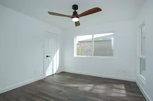 8518 Furlong Ln, Houston, TX 77071 - Photo 27