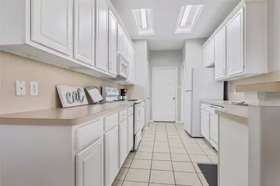418 Folk Crest Lane, Dickinson, TX 77539 - Photo 7