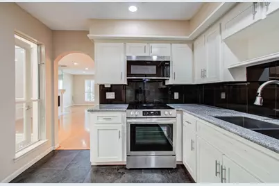 5230 Woodlawn Place, Bellaire, TX 77401 - Photo 19