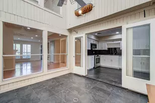 5230 Woodlawn Pl, Bellaire, TX 77401 - Photo 15