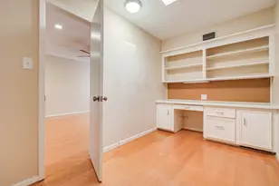 5230 Woodlawn Pl, Bellaire, TX 77401 - Photo 33