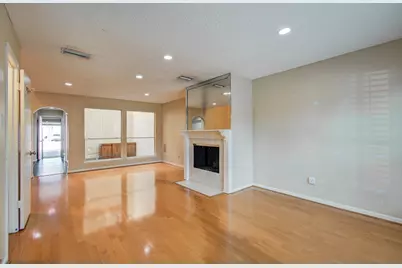 5230 Woodlawn Place, Bellaire, TX 77401 - Photo 7