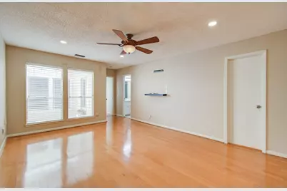 5230 Woodlawn Place, Bellaire, TX 77401 - Photo 29