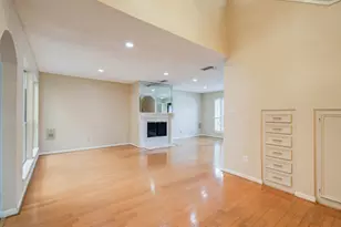 5230 Woodlawn Pl, Bellaire, TX 77401 - Photo 11