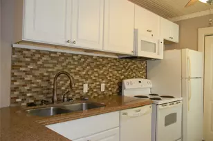 2423 Avenue L, Galveston, TX 77550 - Photo 5