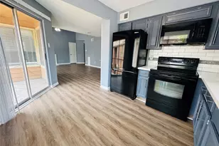 12100 Overbrook Ln, Houston, TX 77077 - Photo 11